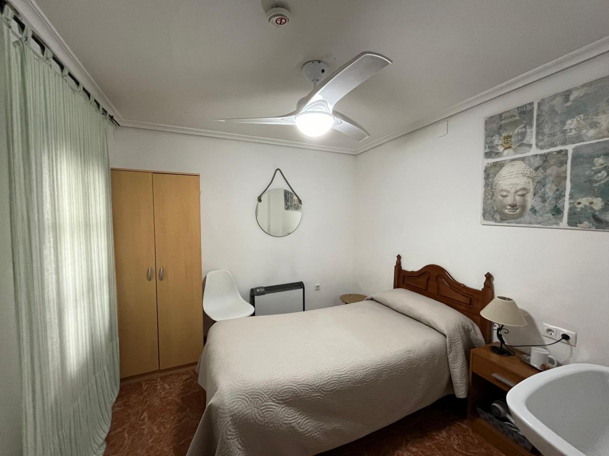 Single Room Shared Shower Toilet