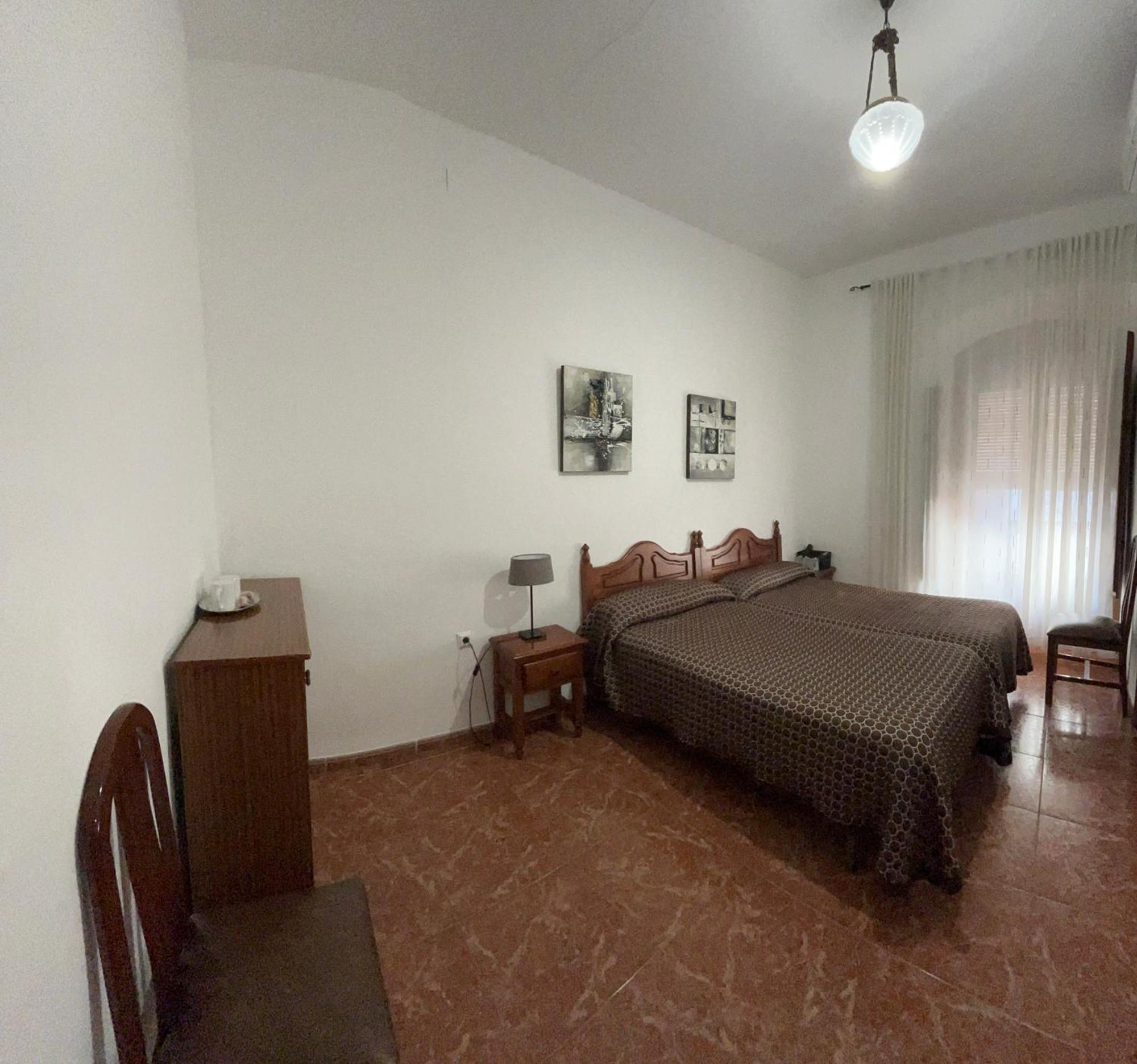 Double Room extra bed private bathroom