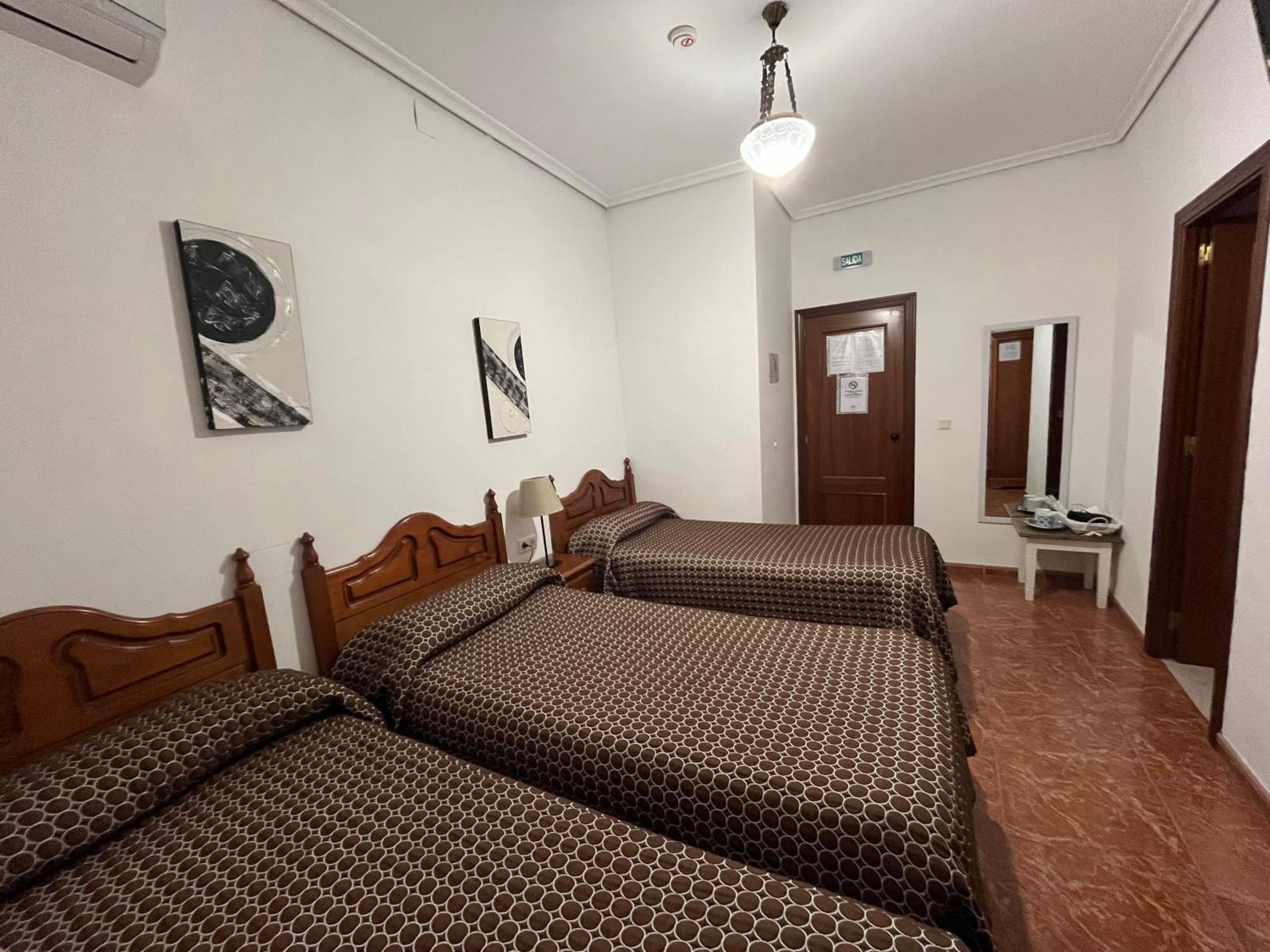 Double Room extra bed private bathroom