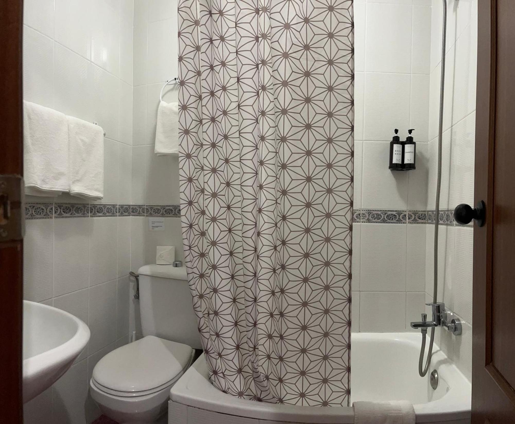 Double Room extra bed private bathroom